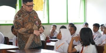 Sapa Murid Baru di Hari Pertama MPLS, Mas Dhito Tekankan Stop Bullying