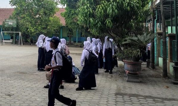 Murid 3 Sekolah di Kediri Alami Gejala Mual hingga Diare, Diduga Usai Santap Menu MBG