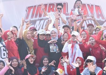 Guyub Rukun Bersama Warga Lingkungan, Mbak Wali Ikut Gotong Royong Sambut Kemerdekaan