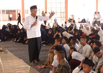 Gebyar Sholawat di Sekolah Rakyat Terintegrasi 2 Kota Kediri, Gus Qowim Ajak Siswa Jadikan Rasulullah SAW sebagai Teladan