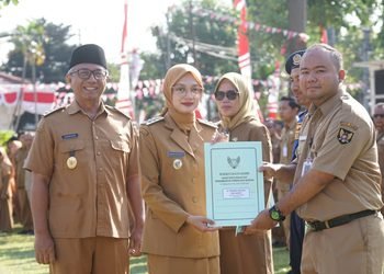 Serahkan SK Kenaikan Pangkat ASN, Mbak Wali Ajak Teladani Semangat Juang Pahlawan