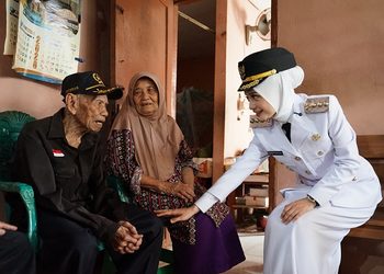 Kunjungi Veteran Pejuang Trikora, Mbak Wali Sampaikan Terima Kasih Untuk Warisan Kemerdekaan