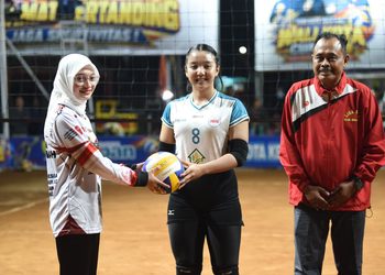 Mbak Wali Buka Turnamen Bola Voli Antar Pelajar se-Wilayah Kediri, Cetak Atlet Muda Berprestasi