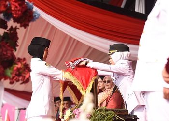 Pimpin Upacara HUT ke-81 RI, Mbak Wali Ajak Masyarakat Terus Belajar, Berinovasi dan Jaga Gotong Royong