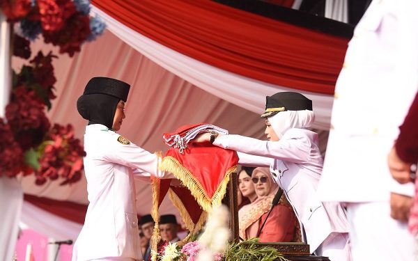 Pimpin Upacara HUT ke-81 RI, Mbak Wali Ajak Masyarakat Terus Belajar, Berinovasi dan Jaga Gotong Royong
