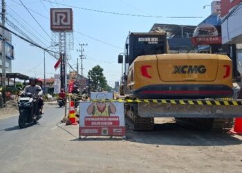 Pengerjaan Crossing Drainase – Jalan PB Sudirman Ditutup Selama 10 Hari, Ini Rekayasa Lalu Lintasnya
