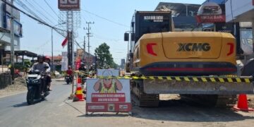 Pengerjaan Crossing Drainase – Jalan PB Sudirman Ditutup Selama 10 Hari, Ini Rekayasa Lalu Lintasnya