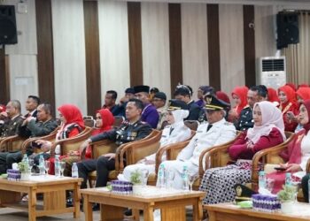 Perkuat Persatuan, Mbak Wali dan Forkopimda Saksikan Upacara Detik-detik Proklamasi