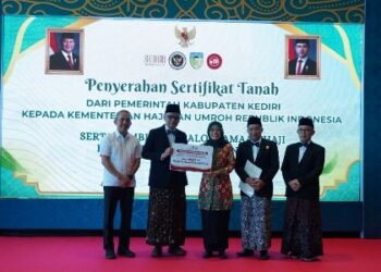 Pemkab Kediri Serahkan Tanah Hampir 6 Hektare untuk Pembangunan Hotel Haji