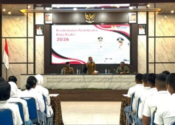 Wali Kota Kediri Tekankan Kekompakan dan Tanggung Jawab kepada Paskibraka 2026