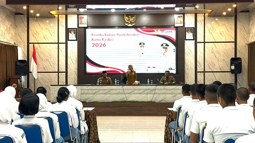 Wali Kota Kediri Tekankan Kekompakan dan Tanggung Jawab kepada Paskibraka 2026