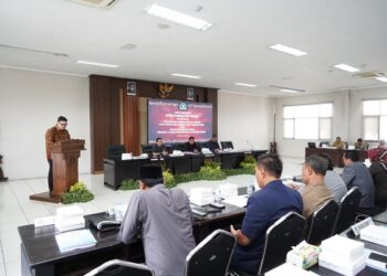 Sidang Paripurna, Mas Dhito Pimpin Doa Bagi Warga Terdampak Bencana NTT