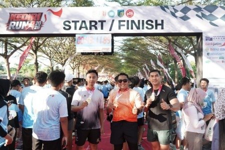 Lari bersama masyarakat, Kapolres Kediri Semarakkan HUT RI ke-81 di Kediri Run 2026
